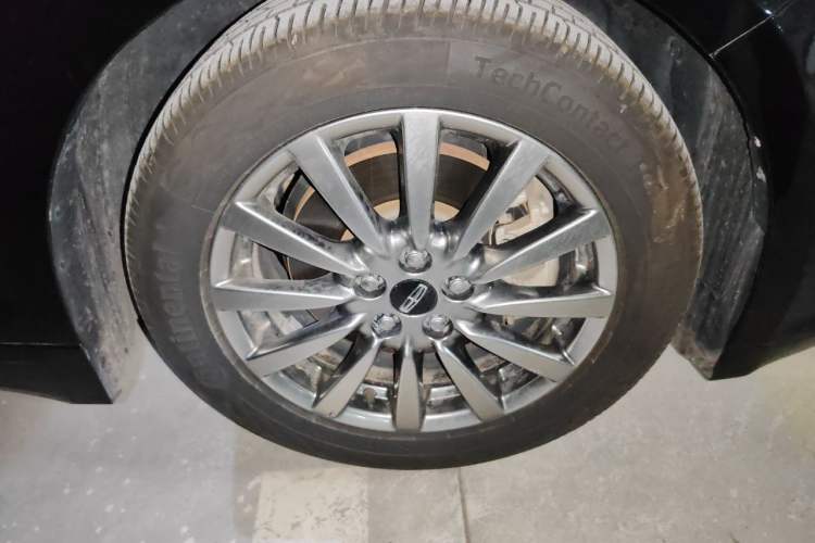 Used Lincoln MKZ 2018 2.0T Premium Edition Right Front Wheel Hub