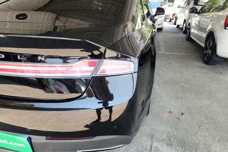 Used Lincoln MKZ 2018 2.0T Premium Edition Right Rear Taillight