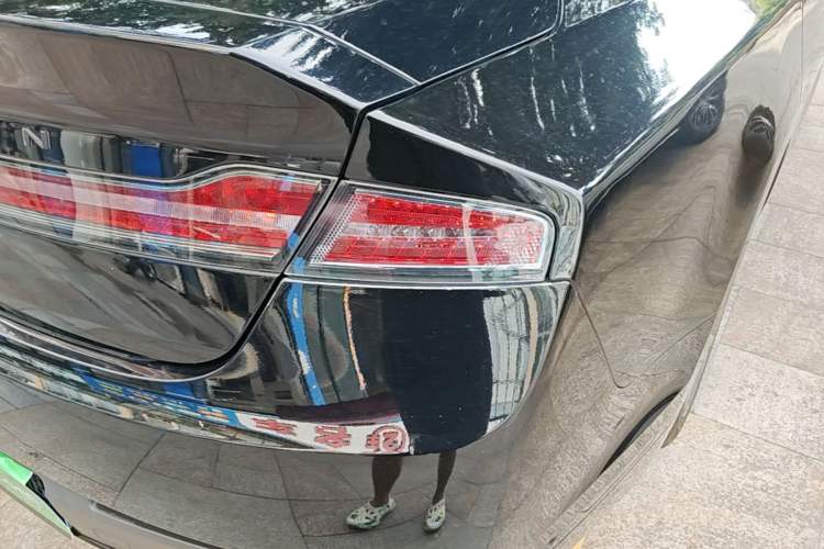 Used Lincoln MKZ 2018 2.0T Luxury Edition Right Rear Taillight