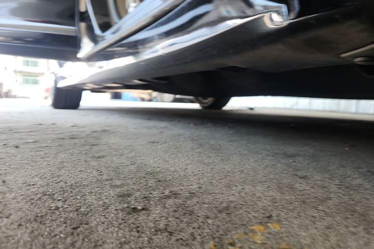 Used Lincoln MKZ 2018 2.0T Premium Edition Right Side Sill