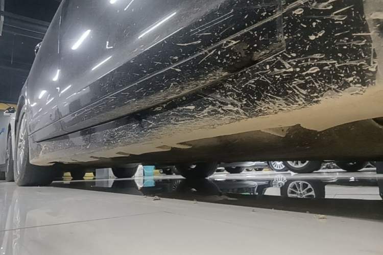 Used Lincoln MKZ 2018 2.0T Premium Edition Right Side Sill