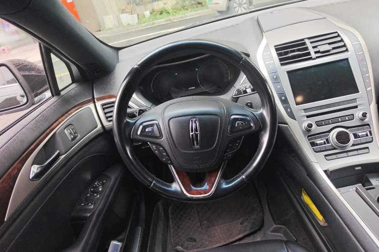 Used Lincoln MKZ 2018 2.0T Luxury Edition Steering Wheel