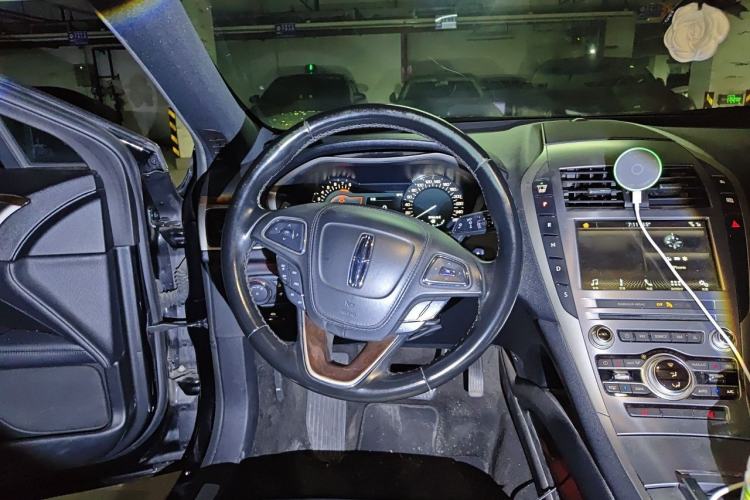 Used Lincoln MKZ 2018 2.0T Premium Edition Steering Wheel