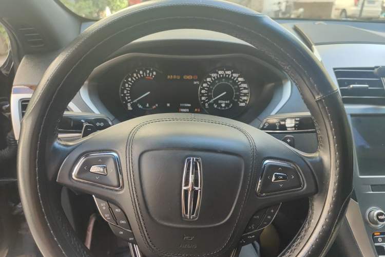 Used Lincoln MKZ 2018 2.0T Luxury Edition Steering Wheel