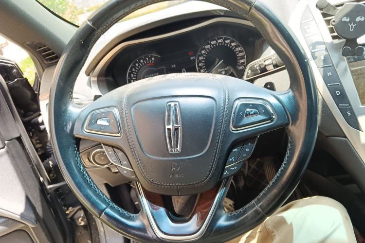 Used Lincoln MKZ 2018 2.0T Luxury Edition Steering Wheel