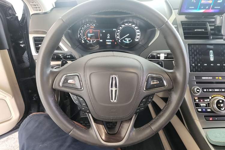 Used Lincoln MKZ 2018 2.0T Premium Edition Steering Wheel
