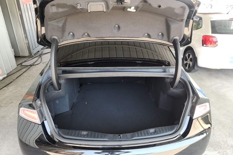Used Lincoln MKZ 2018 2.0T Premium Edition Trunk