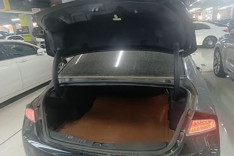 Used Lincoln MKZ 2018 2.0T Premium Edition Trunk
