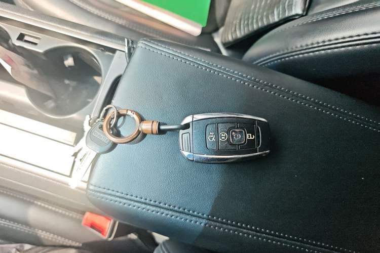 Used Lincoln MKZ 2018 2.0T Premium Edition Vehicle Key