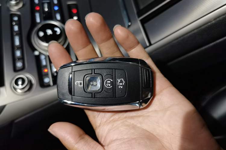 Used Lincoln MKZ 2018 2.0T Luxury Edition Vehicle Key