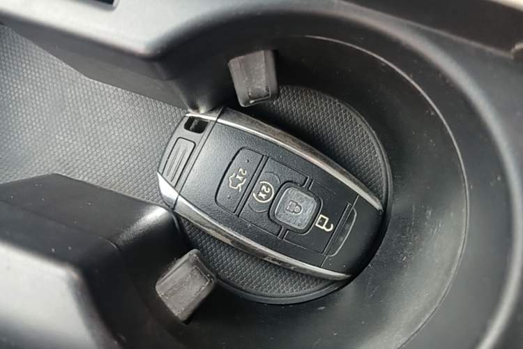 Used Lincoln MKZ 2018 2.0T Luxury Edition Vehicle Key