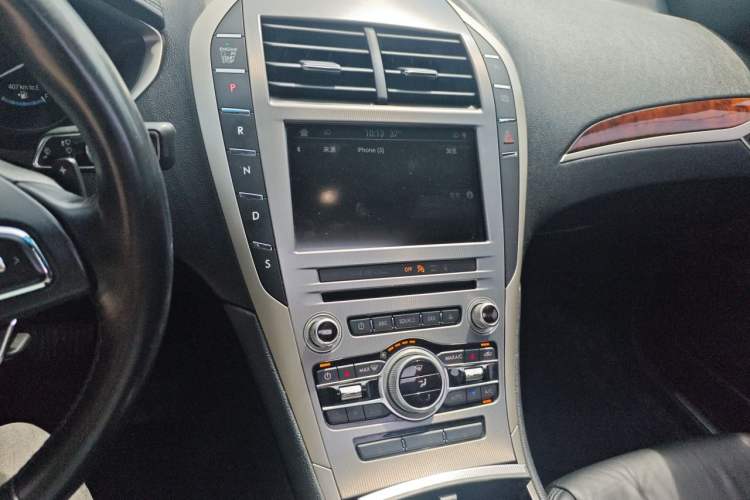 Used Lincoln MKZ 2018 2.0T Premium Edition Audio And AC Panel