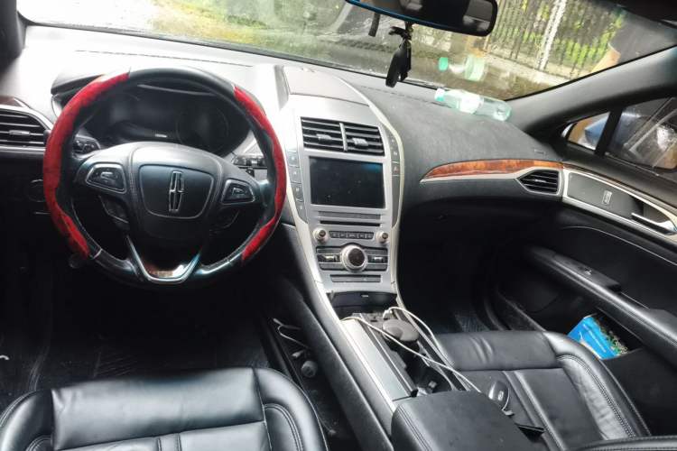 Used Lincoln MKZ 2018 2.0T Premium Edition Center Console