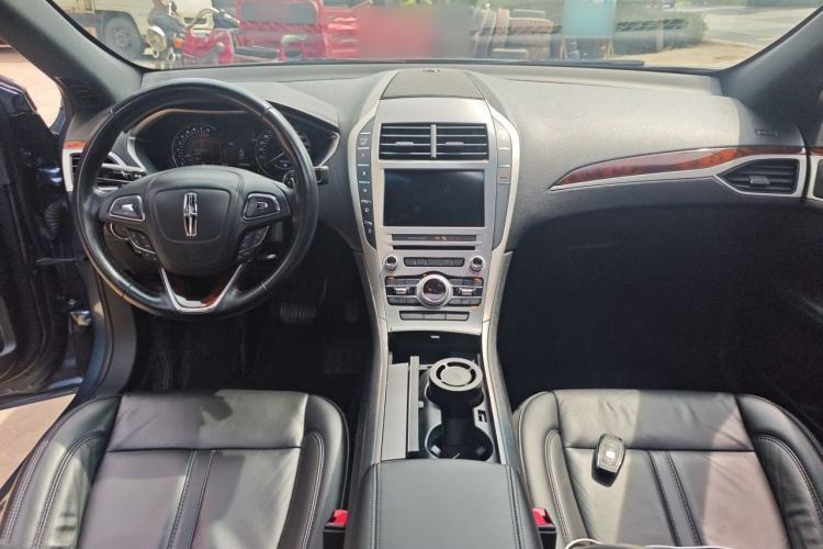 Used Lincoln MKZ 2018 2.0T Premium Edition Center Console