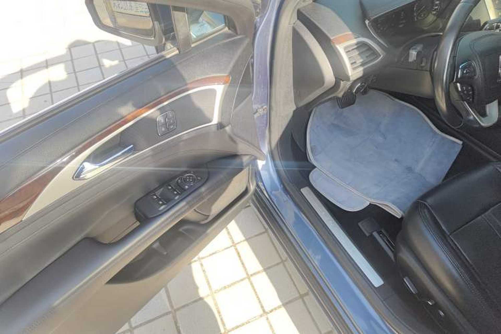 Used Lincoln MKZ 2018 2.0T Premium Edition Driver Seat