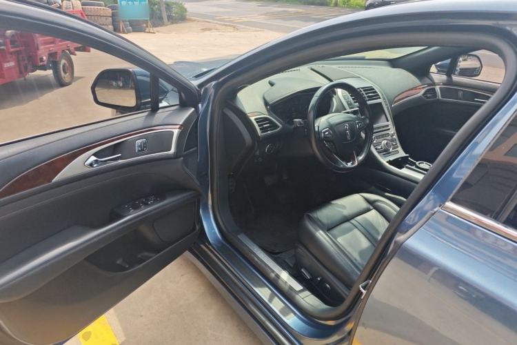 Used Lincoln MKZ 2018 2.0T Premium Edition Driver Seat