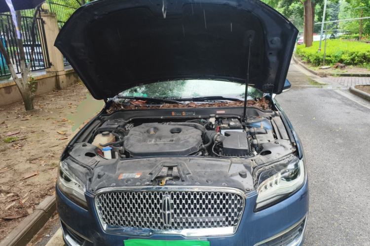 Used Lincoln MKZ 2018 2.0T Premium Edition Engine Bay