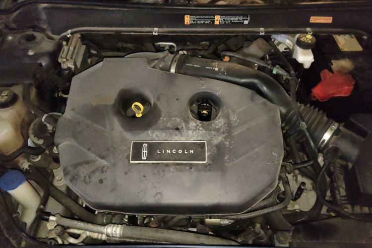 Used Lincoln MKZ 2018 2.0T Premium Edition Engine Bay