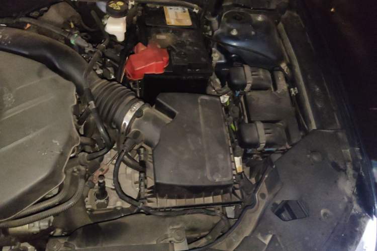 Used Lincoln MKZ 2018 2.0T Premium Edition Engine Bay Left