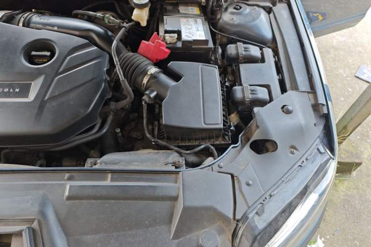 Used Lincoln MKZ 2018 2.0T Premium Edition Engine Bay Left