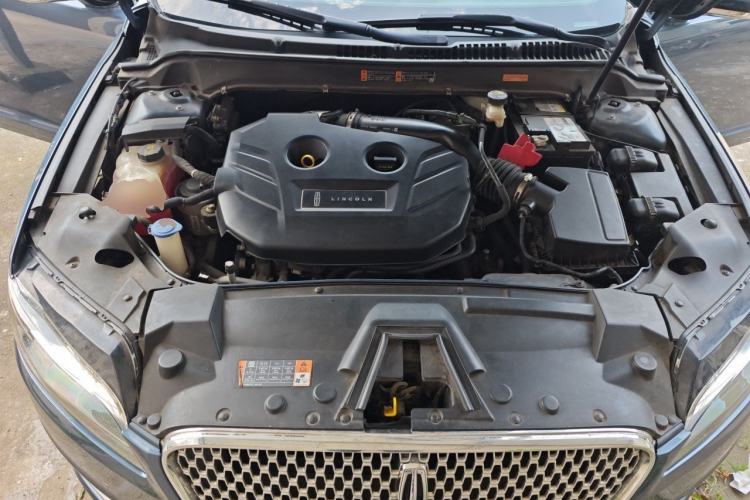 Used Lincoln MKZ 2018 2.0T Premium Edition Engine Bay