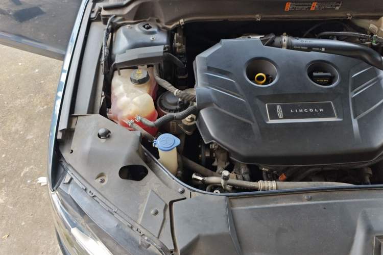 Used Lincoln MKZ 2018 2.0T Premium Edition Engine Bay Right