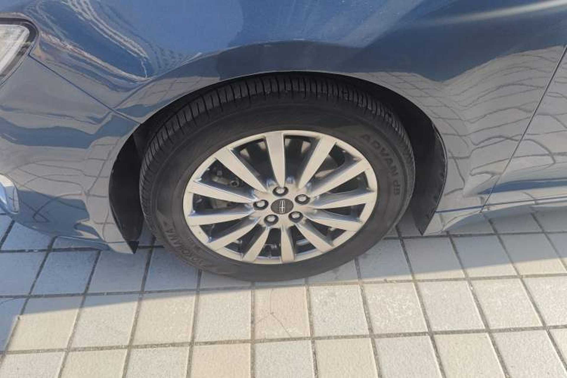 Used Lincoln MKZ 2018 2.0T Premium Edition Left Front Wheel Hub
