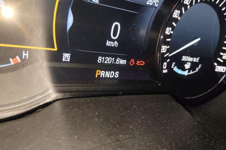 Used Lincoln MKZ 2018 2.0T Premium Edition Odometer Close Up