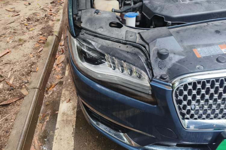Used Lincoln MKZ 2018 2.0T Premium Edition Right Front Headlight