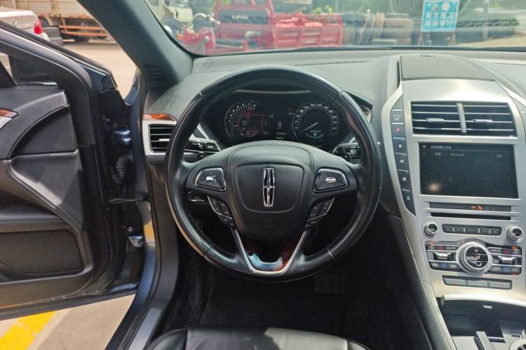 Used Lincoln MKZ 2018 2.0T Premium Edition Steering Wheel
