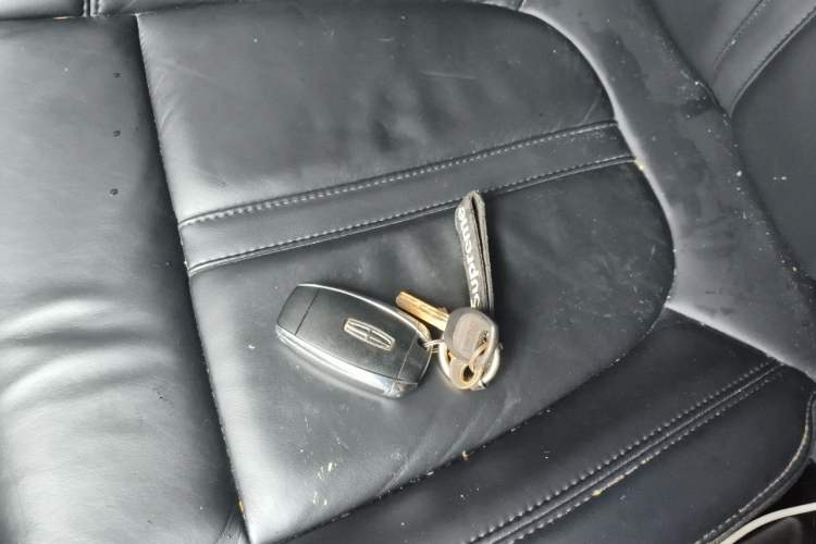 Used Lincoln MKZ 2018 2.0T Premium Edition Vehicle Key
