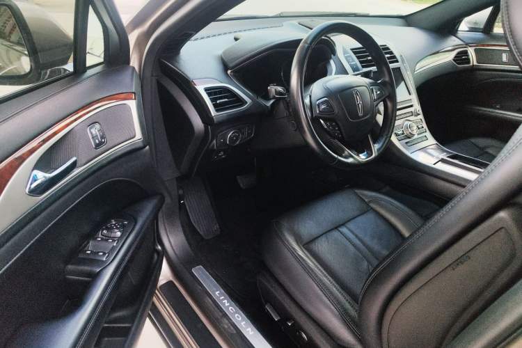 Used Lincoln MKZ 2018 2.0T Luxury Edition Driver Seat