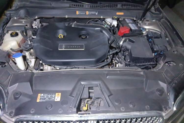 Used Lincoln MKZ 2018 2.0T Premium Edition Engine Bay