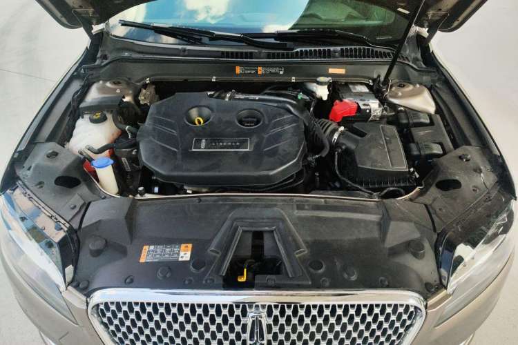 Used Lincoln MKZ 2018 2.0T Luxury Edition Engine Bay