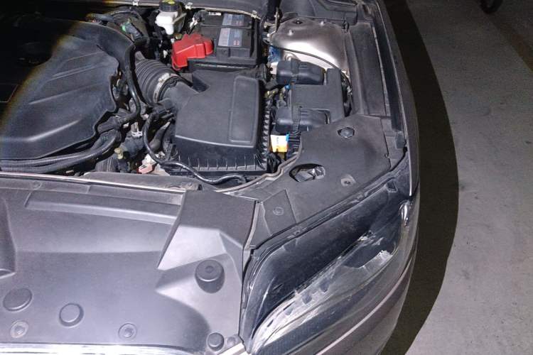 Used Lincoln MKZ 2018 2.0T Premium Edition Engine Bay Left
