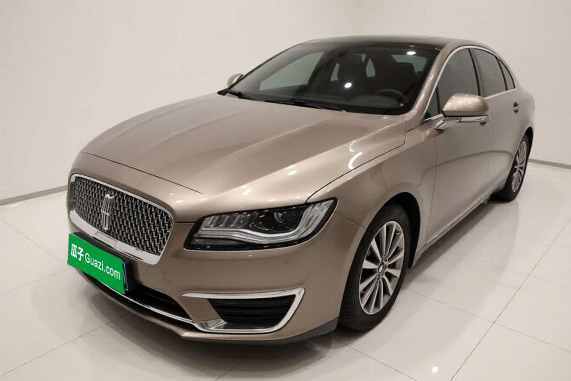 Used Lincoln MKZ 2018 2.0T Premium Edition Front Left 45 Deg