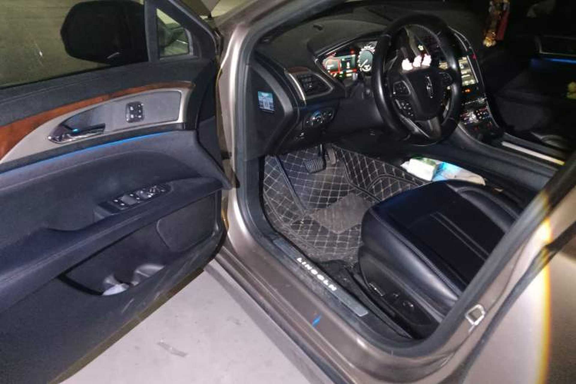 Used Lincoln MKZ 2018 2.0T Premium Edition Interior 3