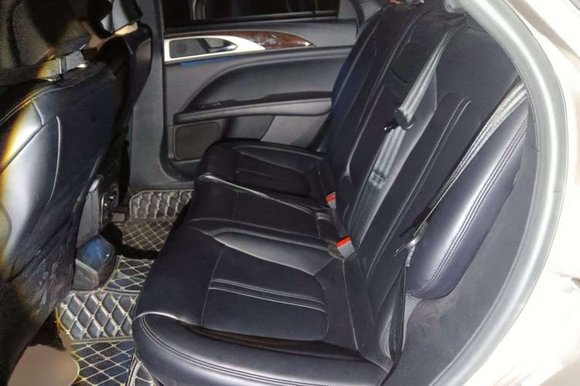 Used Lincoln MKZ 2018 2.0T Premium Edition Interior 4