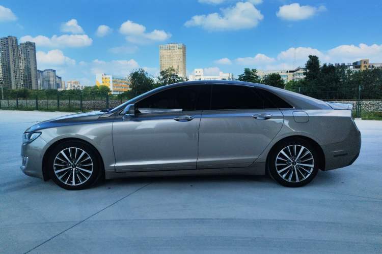 Used Lincoln MKZ 2018 2.0T Luxury Edition Left Side