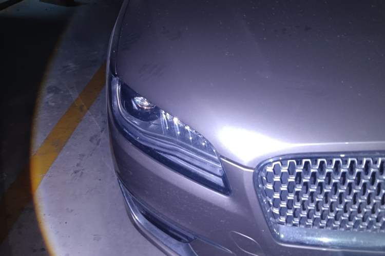 Used Lincoln MKZ 2018 2.0T Premium Edition Right Front Headlight