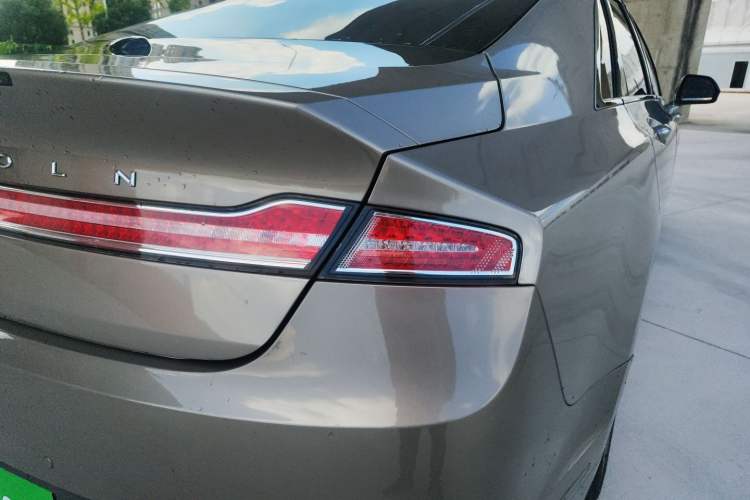 Used Lincoln MKZ 2018 2.0T Luxury Edition Right Rear Taillight