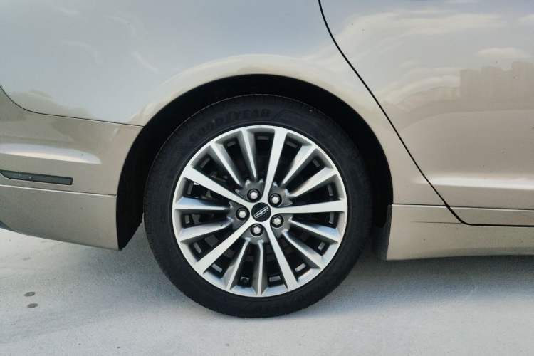 Used Lincoln MKZ 2018 2.0T Luxury Edition Right Rear Wheel Hub