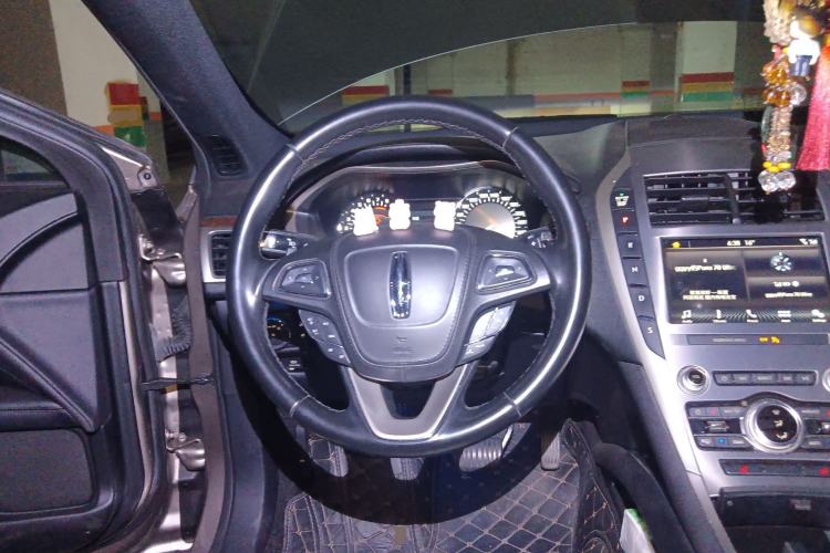 Used Lincoln MKZ 2018 2.0T Premium Edition Steering Wheel