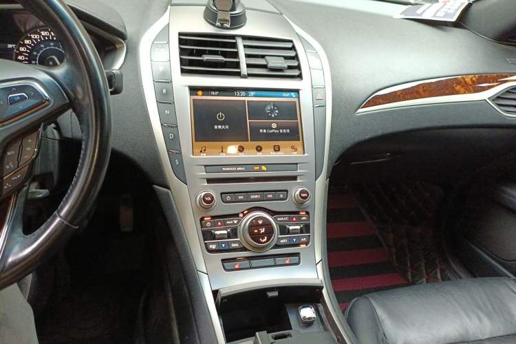 Used Lincoln MKZ 2018 2.0T Premium Edition Audio And AC Panel