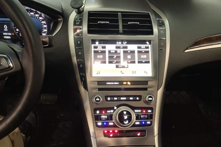 Used Lincoln MKZ 2018 2.0T Premium Edition Audio And AC Panel