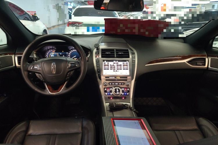 Used Lincoln MKZ 2018 2.0T Premium Edition Center Console