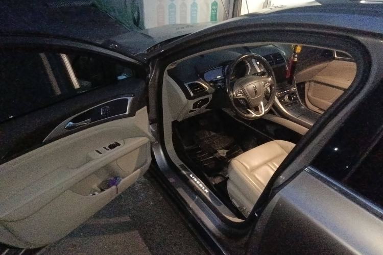 Used Lincoln MKZ 2018 2.0T Premium Edition Driver Seat