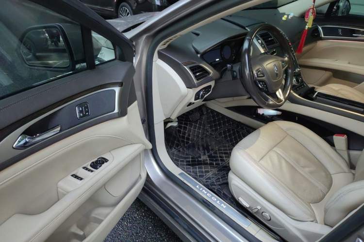 Used Lincoln MKZ 2018 2.0T Luxury Edition Driver Seat
