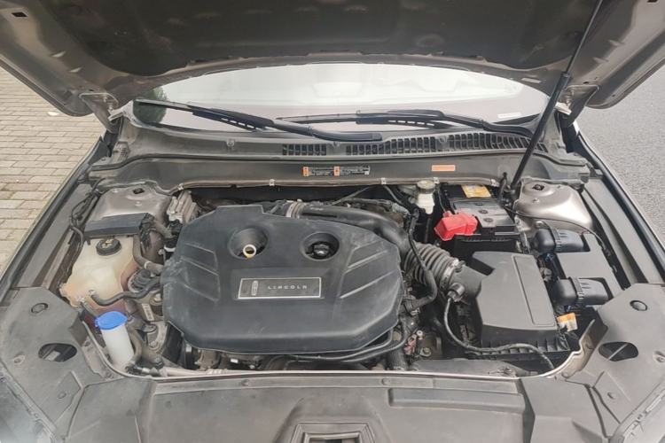 Used Lincoln MKZ 2018 2.0T Luxury Edition Engine Bay