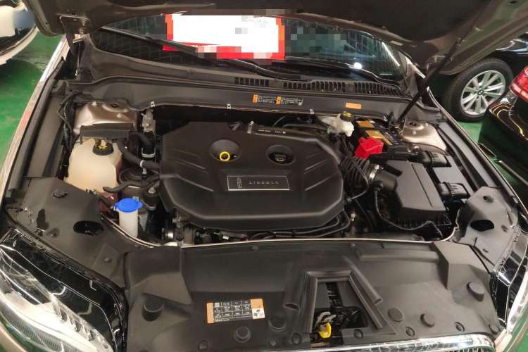 Used Lincoln MKZ 2018 2.0T Premium Edition Engine Bay